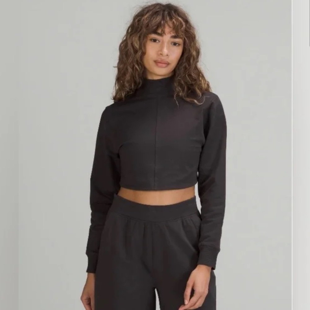 ~NWOT Lululemon reversible LA mock neck long sleeve~